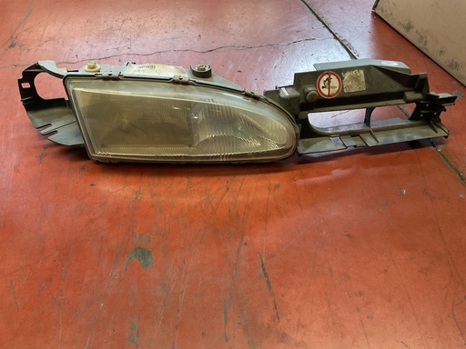 Faro derecho Ford Mondeo 1994
