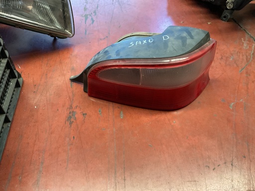 Piloto derecho citroen saxo