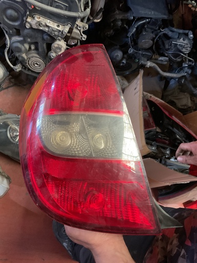 Piloto izquierdo Citroen C5 2005