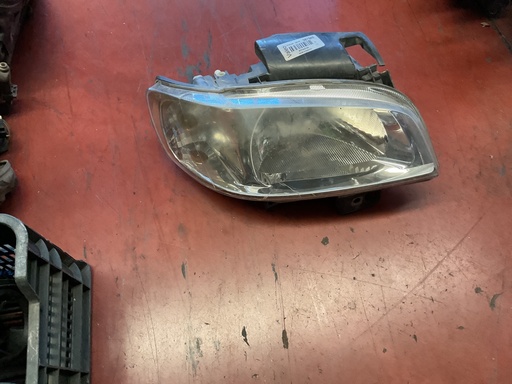 Faro izquierdo Seat Ibiza 2000