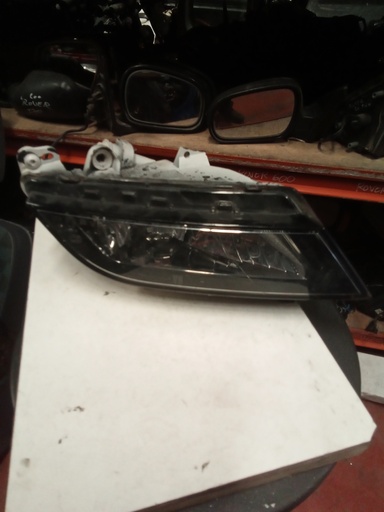 Faro antiniebla derecho seat Toledo '13