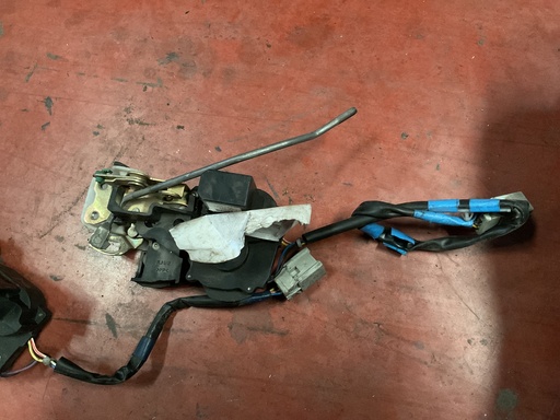 [Sin referencia] Cerradura delantera derecha rover serie 600 ‘98