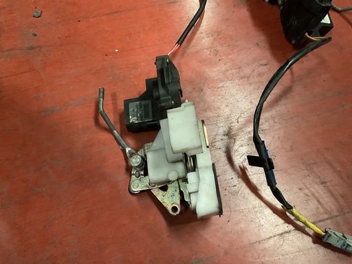 [Sin referencia] Cerradura trasera derecha rover 45 ‘00