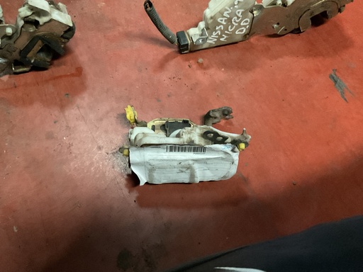 [Sin referencia] Cerradura maletero nissan terrano ‘97