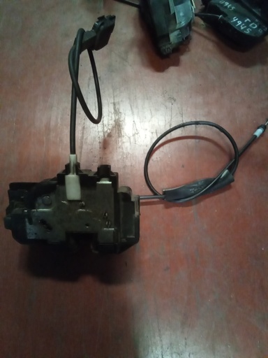 Cerradura delantera derecha Nissan Pathfinder '08