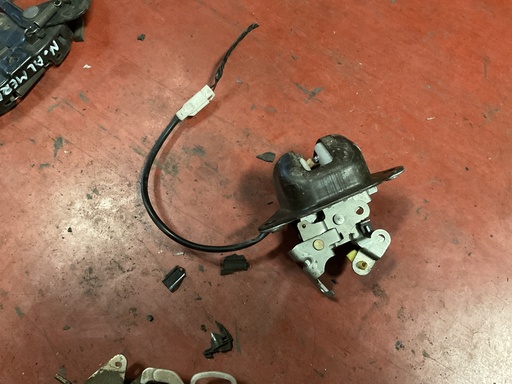 [Sin referencia] Cerradura maletero nissan almera ‘02