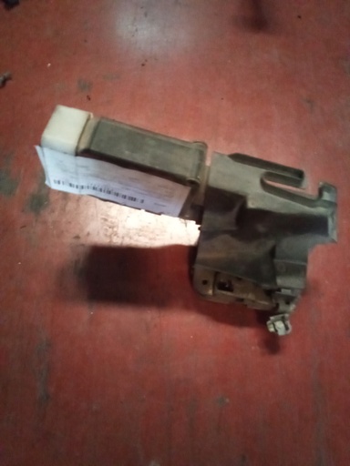 Cerradura trasera izquierda Mitsubishi galant '99
