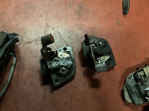 [Sin referencia] Cerradura maletero kia carnival ‘05