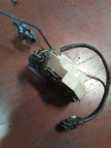 Cerradura delantera izquierda Hyundai getz '06
