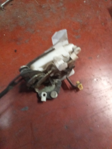 Cerradura delantera derecha Hyundai coupe '95