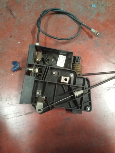 Cerradura trasera derecha Mercedes vito '07