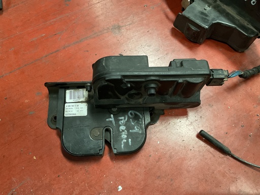 [Sin referencia] Cerradura maletero mercedes vito ‘06