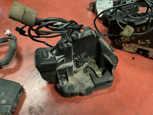 [Sin referencia] Cerradura trasera izquierda mercedes W203 ‘02