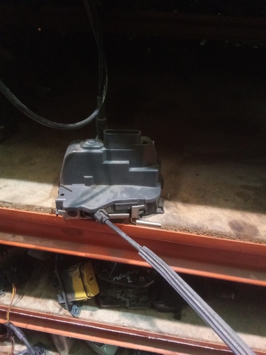 Cerradura trasera izquierda Renault scenic II '04