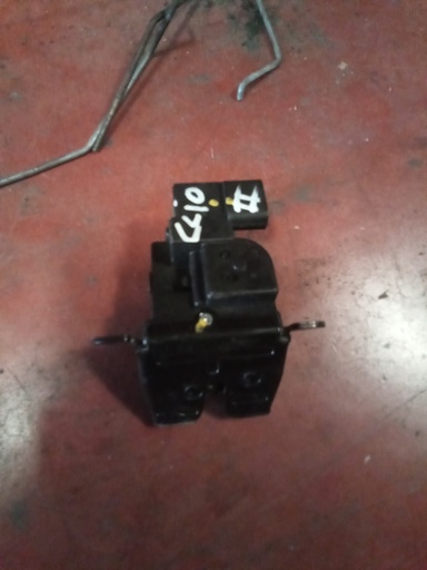 Cerradura maletero Renault Clio II '04