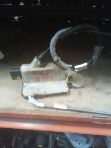 Cerradura delantera izquierda citroen c4 '13
