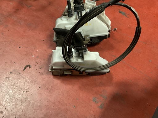 [Sin referencia] Cerradura delantera derecha citroen C3 ‘03