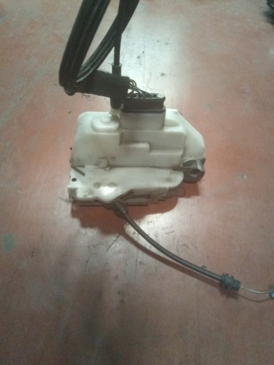 Cerradura delantera izquierda citroen c3 '03