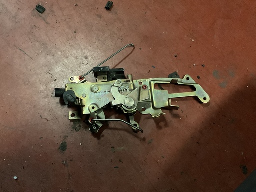 [Sin referencia] Cerradura puerta lateral derecha citroen berlingo ‘96