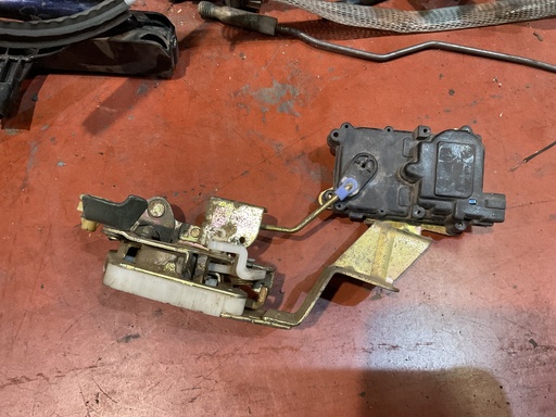 [Sin referencia] Cerradura delantera derecha chevrolet matiz ‘06