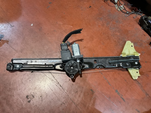 [123254G] Eleva lunasdelantera izquierda toyota proace verso ‘20