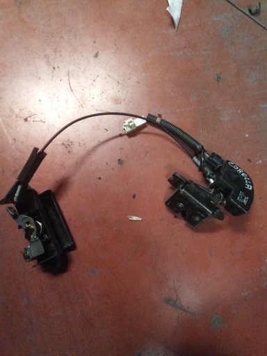 Cerradura maletero Toyota Corolla '06