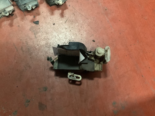 [Sin referencia] Cerradura delantera derecha fiat punto ‘03
