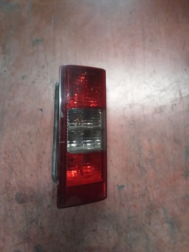 Piloto izquierdo Opel combo '01