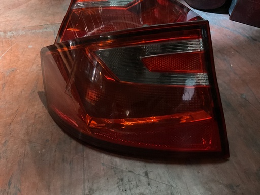 [Sin referencia] Piloto izquierdo seat toledo ‘12