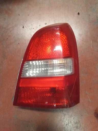 Piloto derecho Nissan primera familiar '03 (defectuoso)