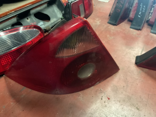 [Sin referencia] Piloto izquierdo ford mondeo ‘03