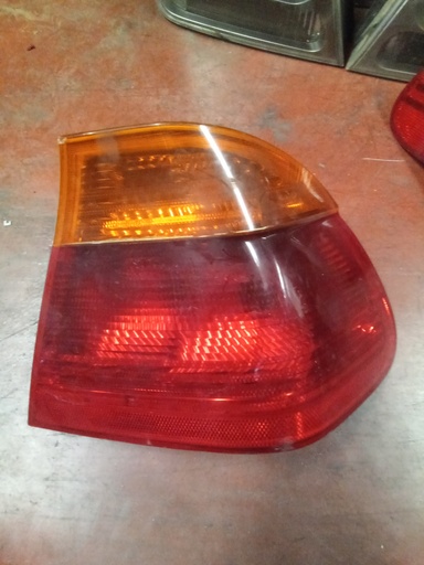 Piloto derecho BMW serie 3 E46 '99