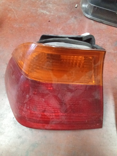 Piloto izquierdo BMW serie 3 E46 '99