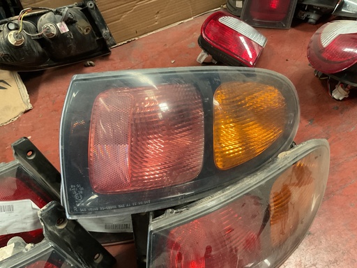 [Sin referencia] Piloto derecho daewoo lanos ‘00