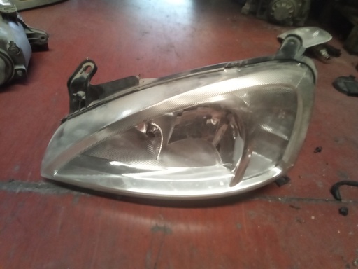Faro derecho Opel combo '04