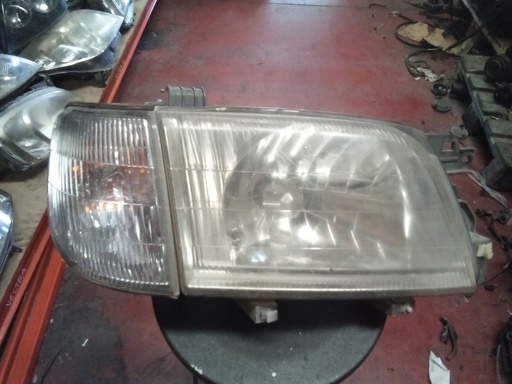 Faro derecho Subaru forester '00