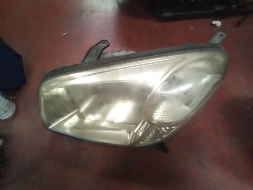 Faro izquierdo Toyota rav4 '04