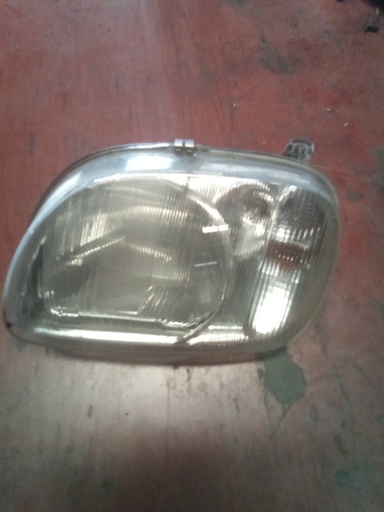 Faro izquierdo Nissan micra '00