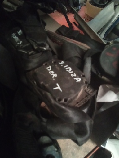 Cinturones seg. tras.derecho seat ibiza '04