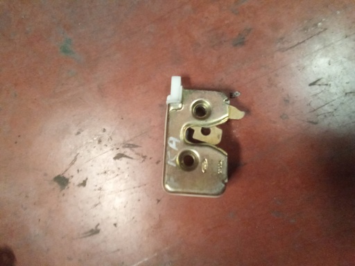 Cerradura maletero Ford ka '04