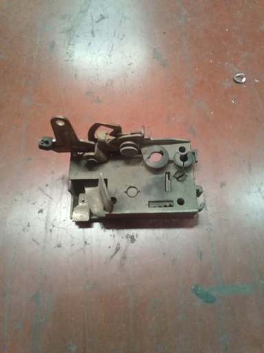 Cerradura trasera derecha Peugeot 205 '97