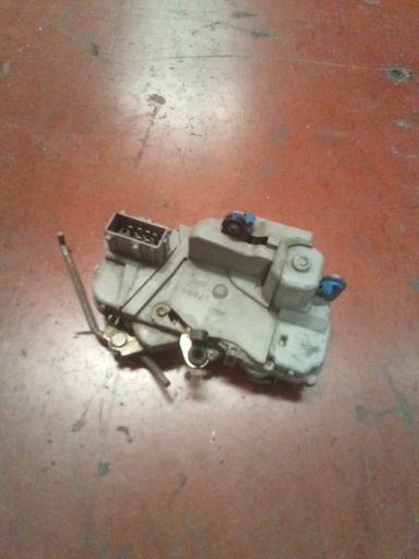 Cerradura delantera derecha Peugeot partner '00