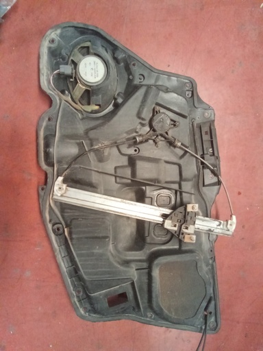 Elevalunas delantero izquierdo mazda 6 '03