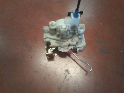 Cerradura delantera izquierda Opel combo d '11