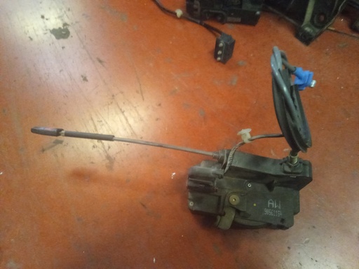 Cerradura delantera derecha Opel Zafira a '01