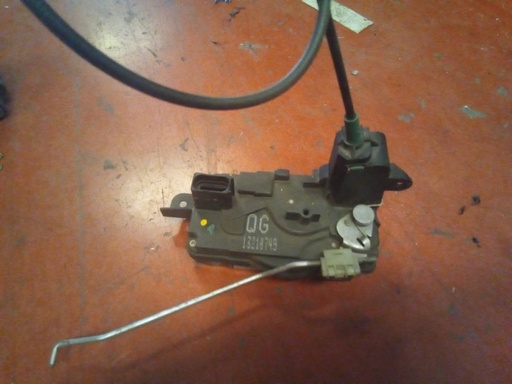 Cerradura delantera derecha Opel Astra h '08