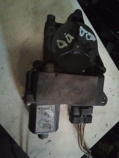 [0130822369.] Motor elevalunas delantero derecho Peugeot 308 '10