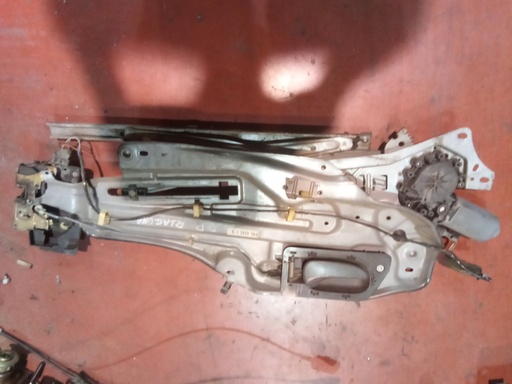 Elevalunas delantero derecho Renault laguna '98