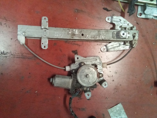 Elevalunas trasero derecho Nissan Xtrail '03