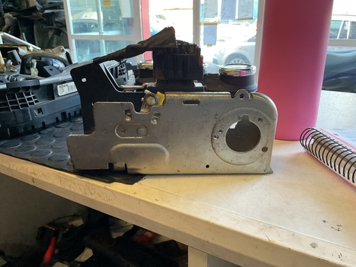 [Sin referencia] Cerradura delantera derecha ford transit ‘07